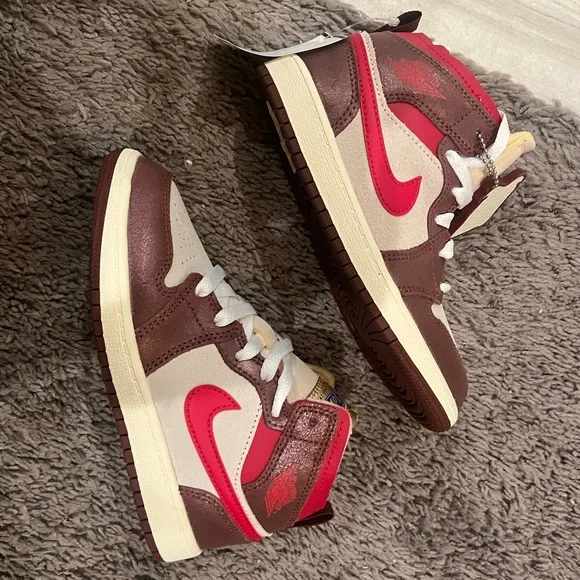 Jordan AJ 1 MID SE UNI YOUTH Sneakers in Red and Brown - Picture 1 of 4